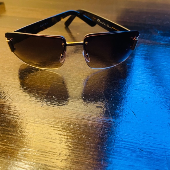 Authentic Gucci vintage shield sunglasses main image 12